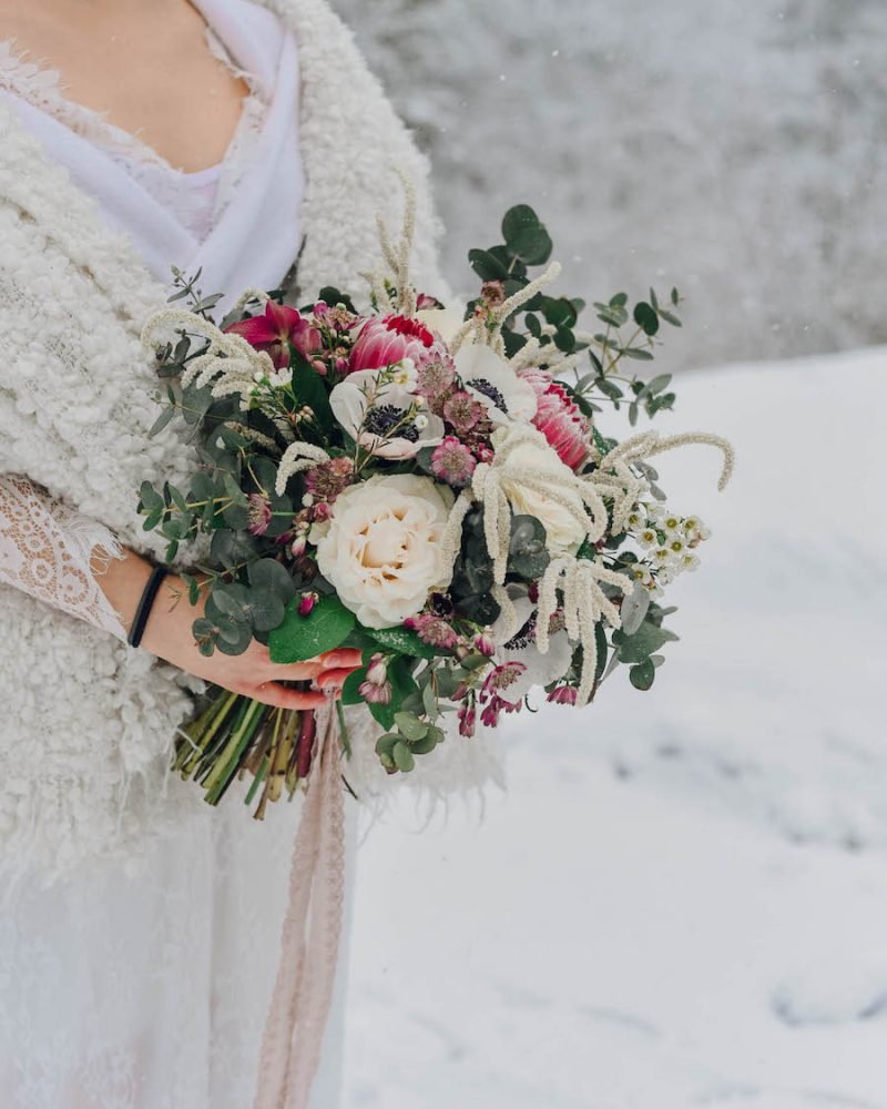 bouquet-matrimonio-fiori-sposa-composizioni-floreali-sposi-mazzo-fiori-nozze-bottonerie-allestimenti-floreali-matrimoni-fiorista-cerimonie-alessandria-tortona-piemonte-004
