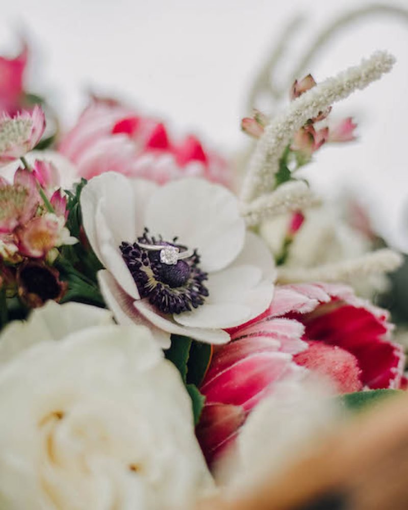 bouquet-matrimonio-fiori-sposa-composizioni-floreali-sposi-mazzo-fiori-nozze-bottonerie-allestimenti-floreali-matrimoni-fiorista-cerimonie-alessandria-tortona-piemonte-009