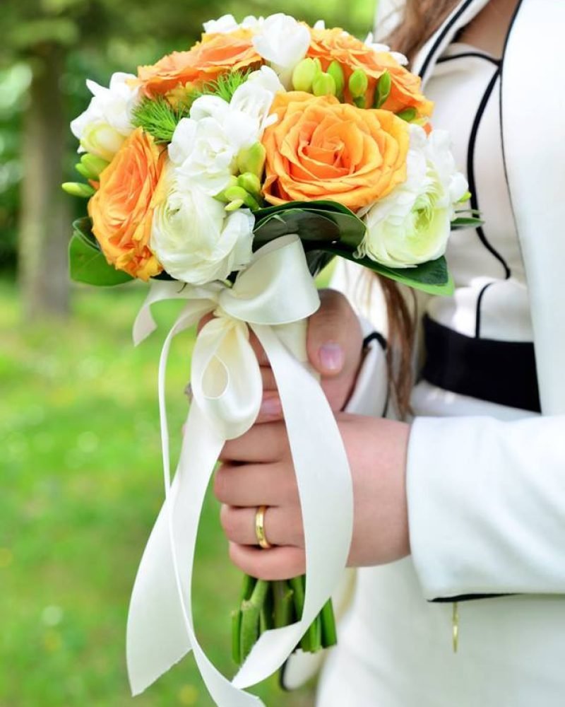 bouquet-matrimonio-fiori-sposa-composizioni-floreali-sposi-mazzo-fiori-nozze-bottonerie-allestimenti-floreali-matrimoni-fiorista-cerimonie-alessandria-tortona-piemonte-050