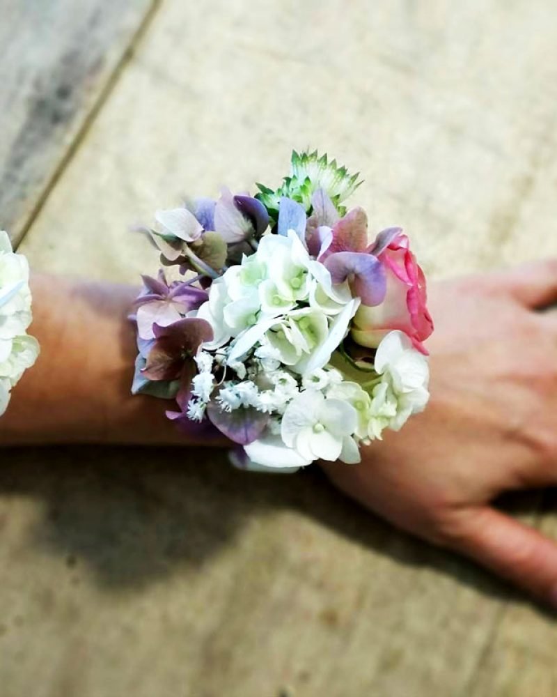 fiori-bracciali-damigelle-sposa-fiori-braccialetti-floreali-fiorista-alessandria-piemonte-tortona-2