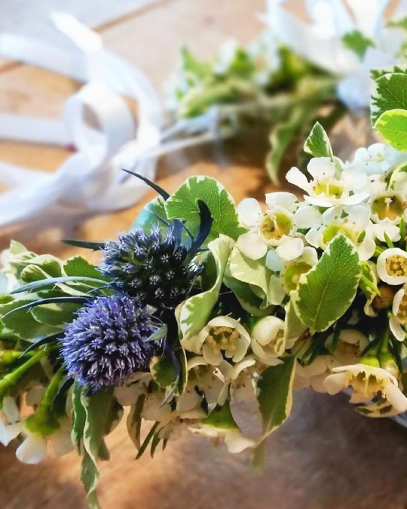 fiori-coroncina-battesimo-corona-nascita-bimba-fiori-cerimonia-battesimale-alessandria-piemonte-tortona-3